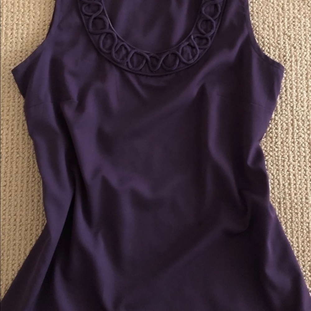 Banana republic 100% polyester sleeveless blouse